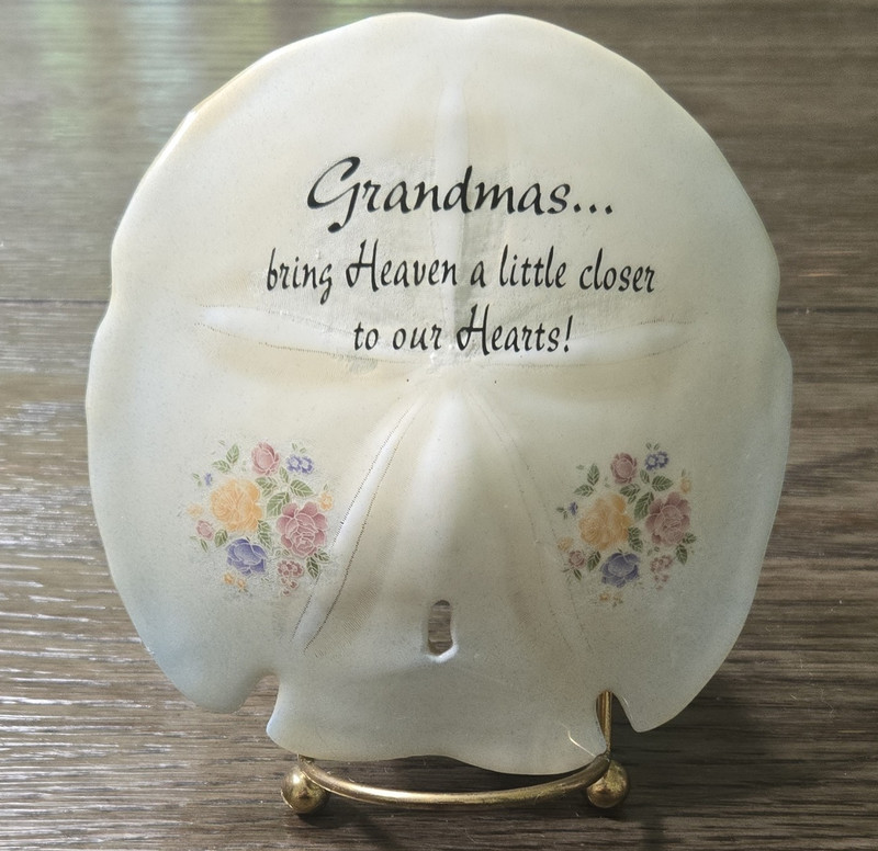 Grandmas Bring Heaven Closer to Our Hearts Musical Keepsake Plate w/ Stand