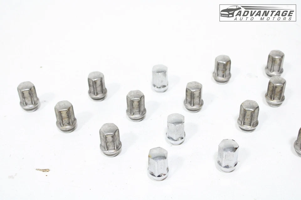 Chevrolet Traverse 2009-2025 juego de 24 pernos de tuerca de llanta delantera y trasera OEM Foto 2 de 4