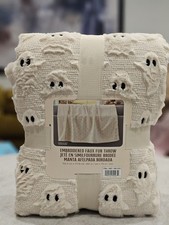 NWT VIRAL TIK TOK COSTCO EMBROIDERED FAUX FUR HALLOWEEN FALL THROW WHITE GHOSTS