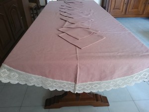 runner in lino e pizzo