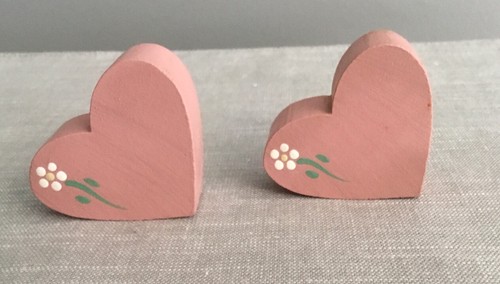 Pink Curtain Tie Tacks Cottage Farmhouse Wooden Hearts Set Of 2 Vintage