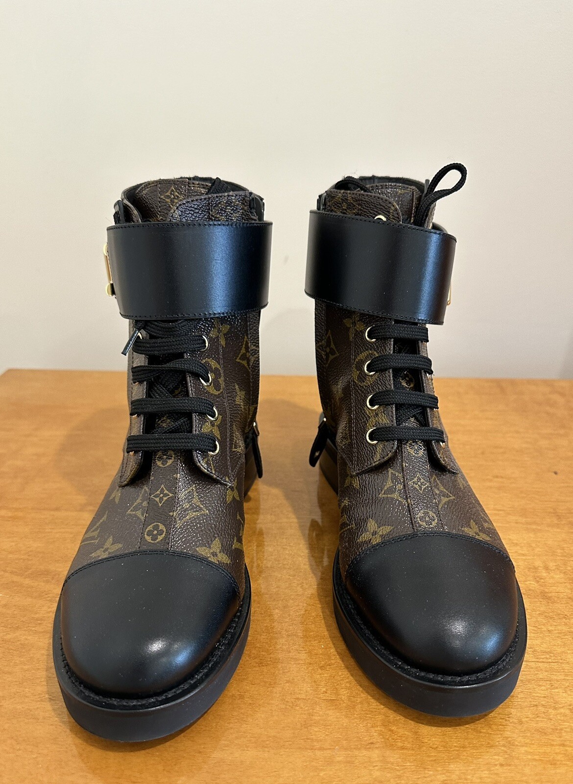 NIB Louis Vuitton Wonderland Ranger Boots IT 39, US 8.5 Side ZIP, Logo, Brown. image 7