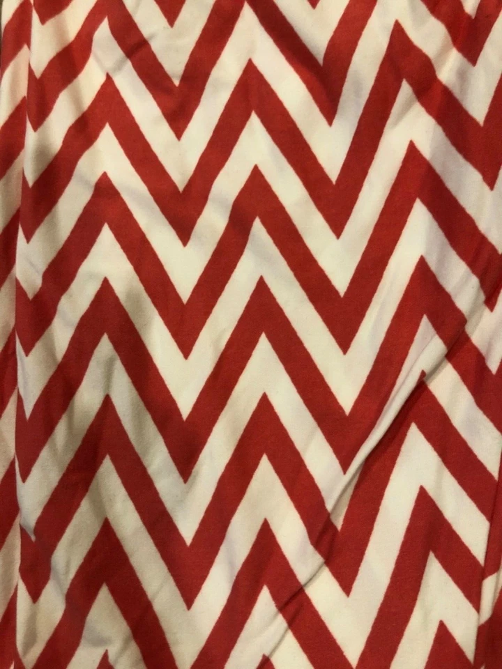 LuLaRoe Happy Hearts Club 2019 OS Valentines Chevron Magenta Pink White #288 - Image 2 of 2