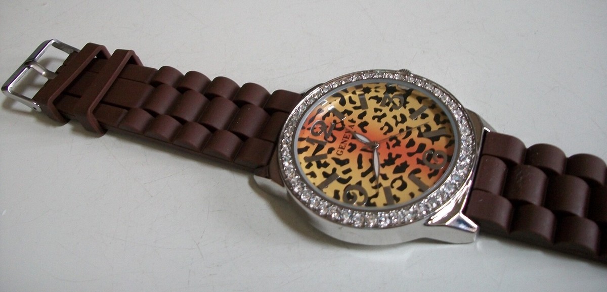 Leopard Print Women\'s Watch Classic Silicone Strap Luxury Amazon.com: 6 Pack Leopard Engraved Band Compatible with  main image 3