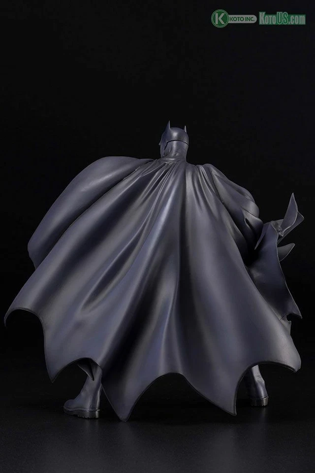 DC Comics 11" BATMAN (HUSH JIM LEE STATUE)(RENEWAL) Kotobukiya Koto Artfx+ - Image 4 of 4