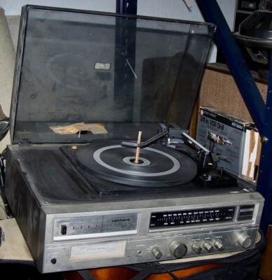 Pioneer Centrex TH-2211 Track Player Turntable AM/FM Stereo System 