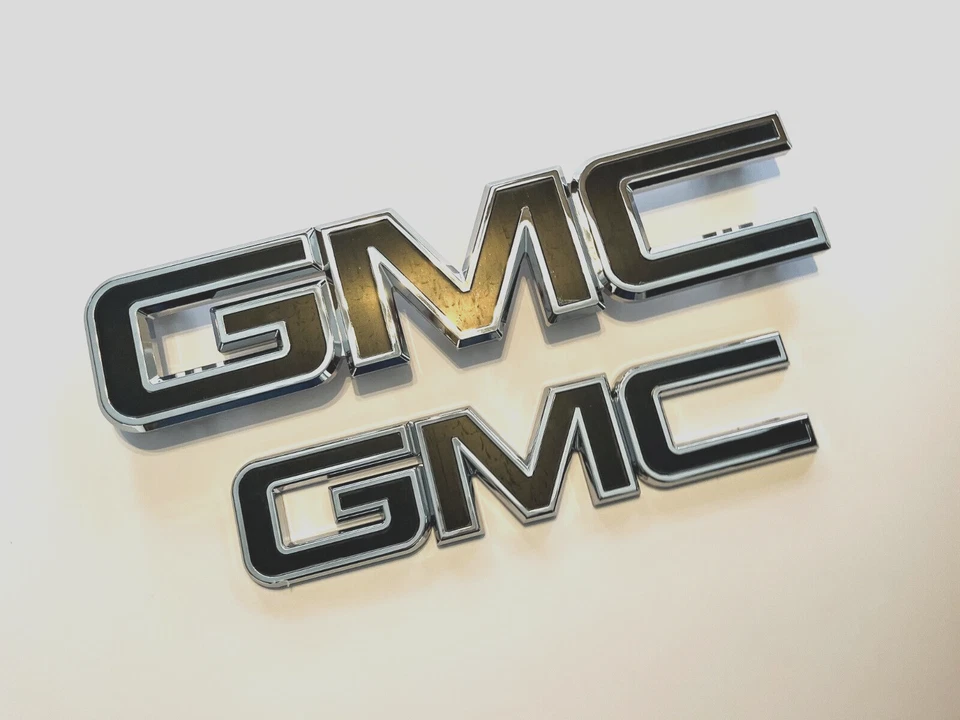 Emblema de puerta trasera de rejilla GM negro cromado para GMC Sierra 1500 2500HD 3500HD 2015-19 Foto 4 de 4