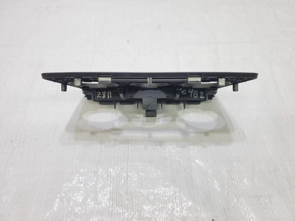 Panel de ajuste interior Volkswagen Beetle 2012-2019 control de clima con interruptor de peligro Foto 4 de 4