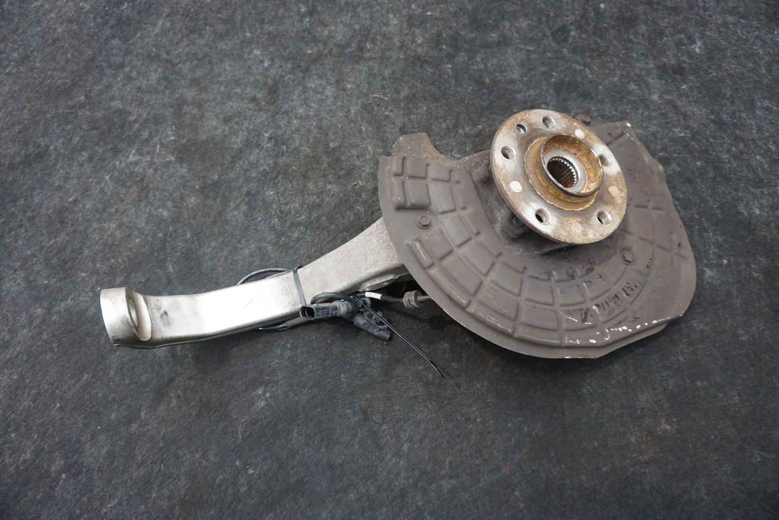 Front Right Passenger Spindle Knuckle 670039103 Maserati Quattroporte S 2014-17+