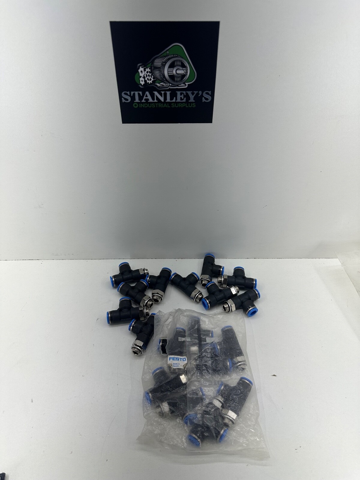 Festo QSTL-G1/4-10 Push In Tee Fitting New lot of 9