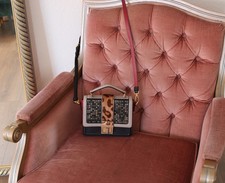 MCM Tasche Handtasche Umhängetasche Leopard Nieten schwarz rot gold beige Damen