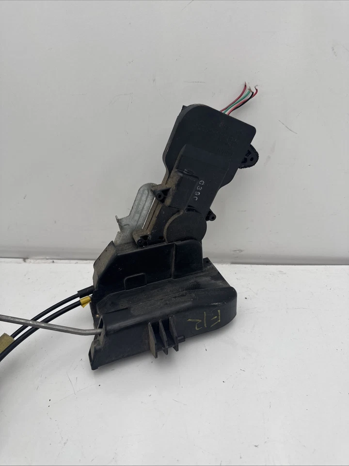 2005 Mazda RX8 atuador de trava de porta dianteiro direito motoristas OEM usado B358-19 - Imagem 3 de 4