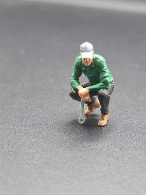MARKENLOS Mechaniker mit Schraubenschlüssel im Maßstab 1/50 Hand Bemalt