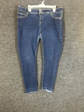 Wallflower Woman  s Size 17 Blue Jeans Cut Off Ankles Slim Curvy Fit Jeans