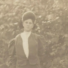 EP05 POSTCARD RPPC PRETTY GIRL " HUGE HAIR "  PUFFY SLEEVE DRESS 003A