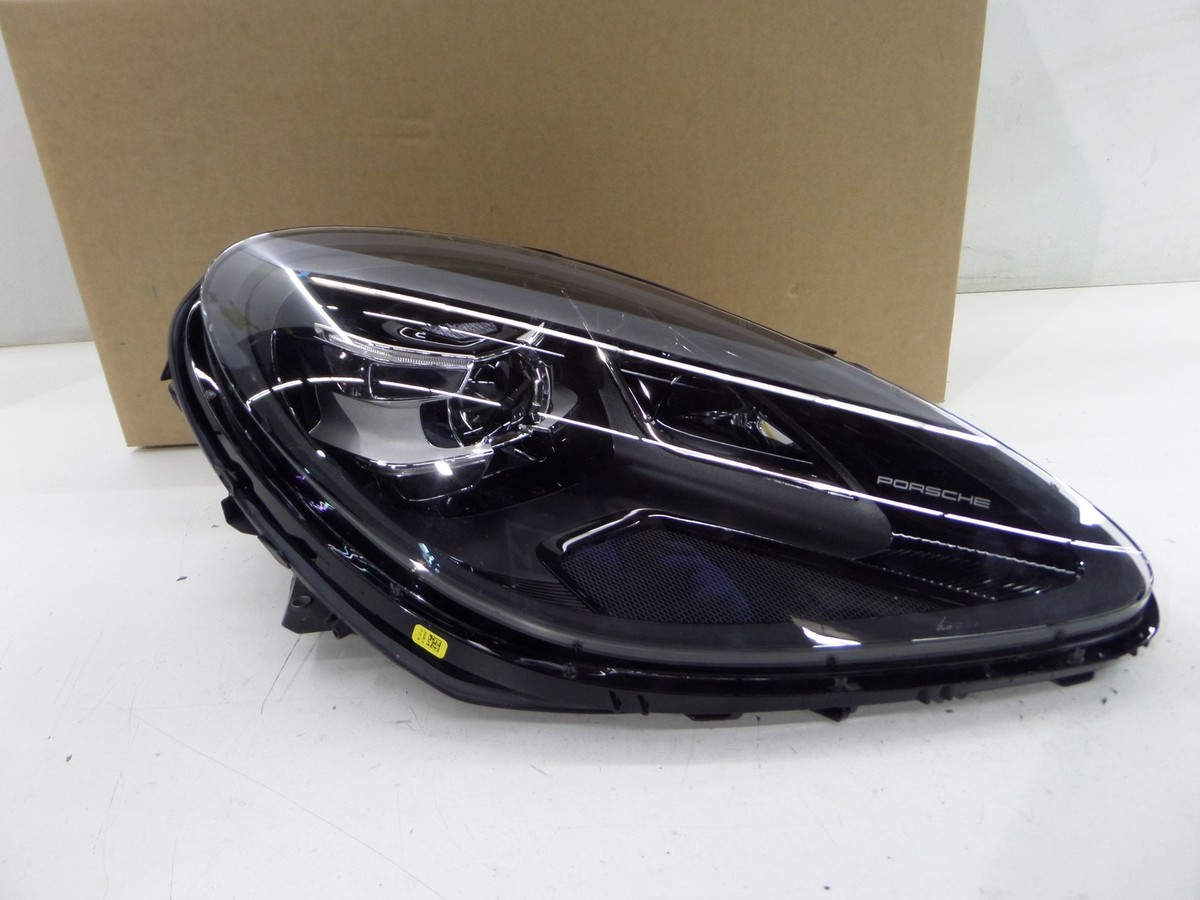 19 20 Porsche MacanPDLS Plus LED Headlight OEM 95B 941 010 AR Hole  