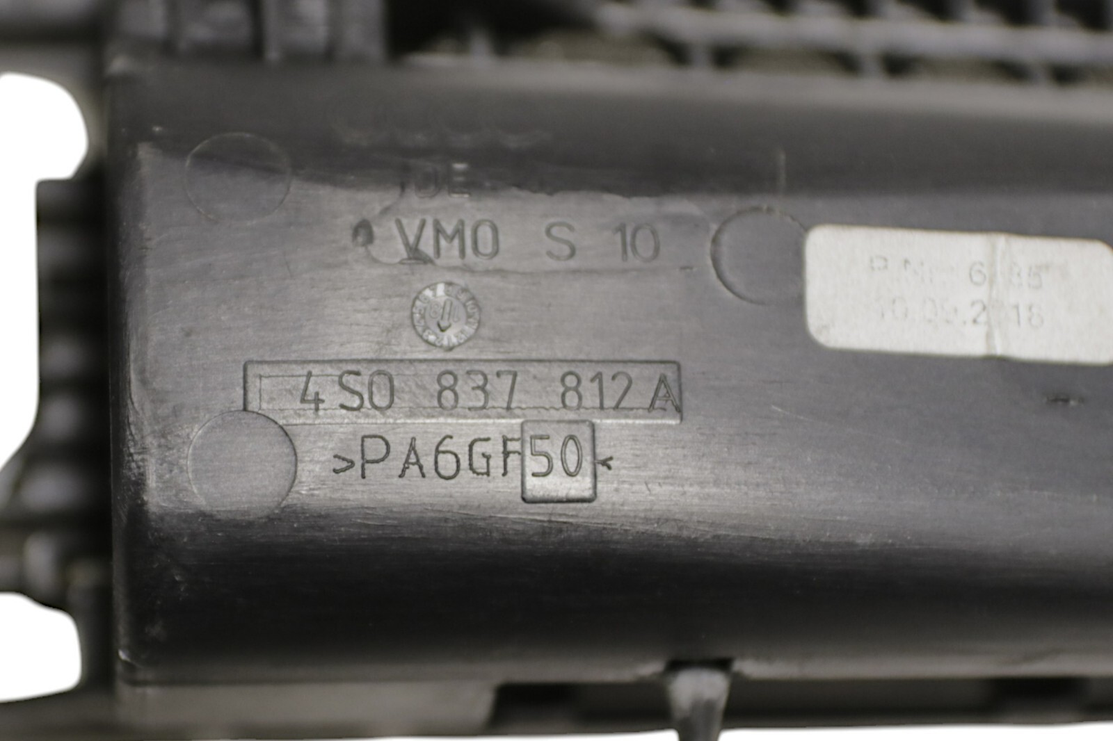 Audi R8 V10 Right Side Door Handle Assembly 4S0837812A 2017 - 2024 OEM