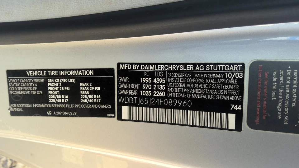 Used Air Cleaner Assembly fits: 2004 Mercedes-benz Mercedes clk 220 Type S350 Gr - Image 2 of 4