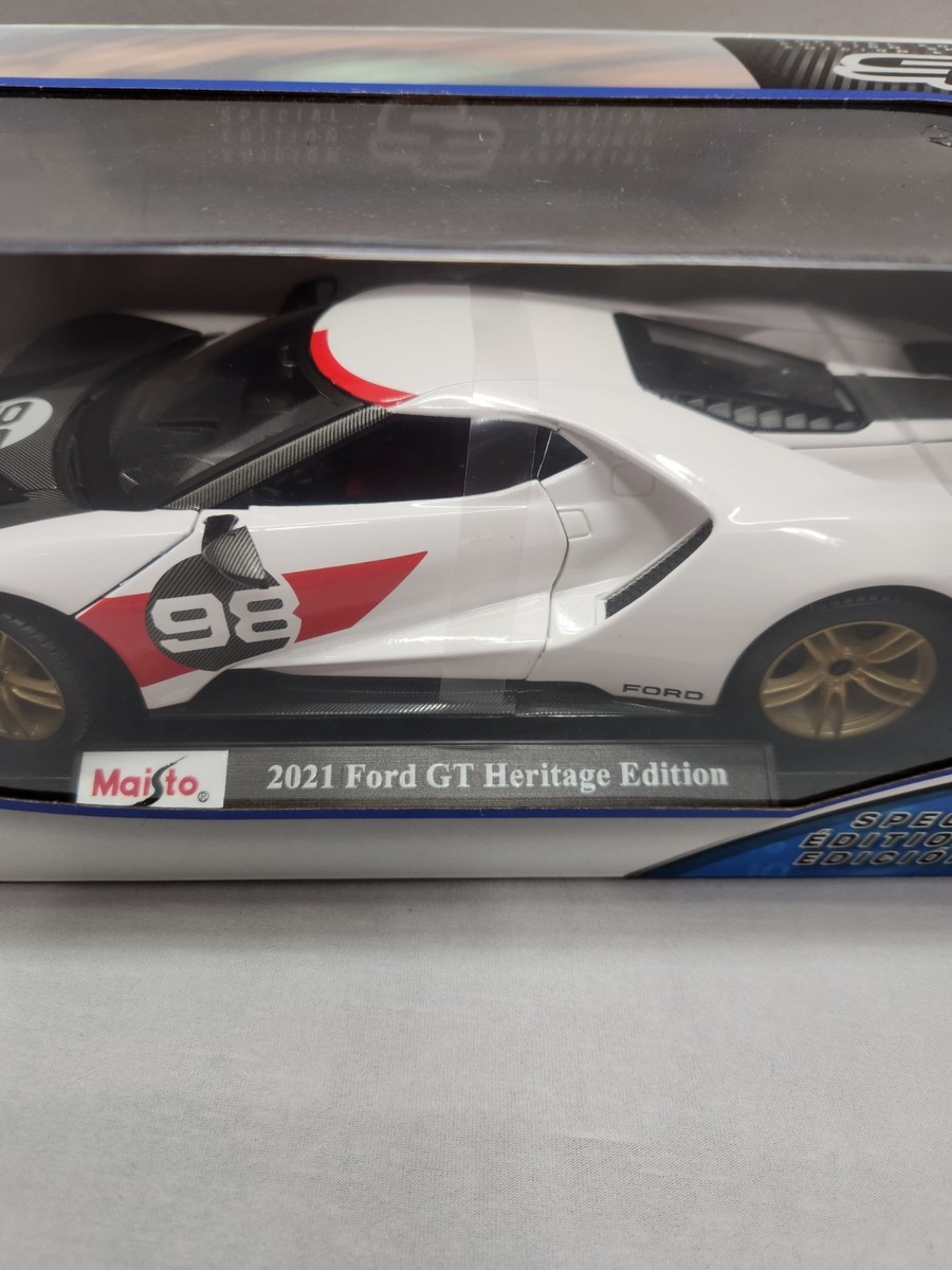 1:18 Diecast ￼Ford GT ホワイト ミニカー 2021 Ford GT Heritage Edition White Maisto 1/18 Diecast Model Car