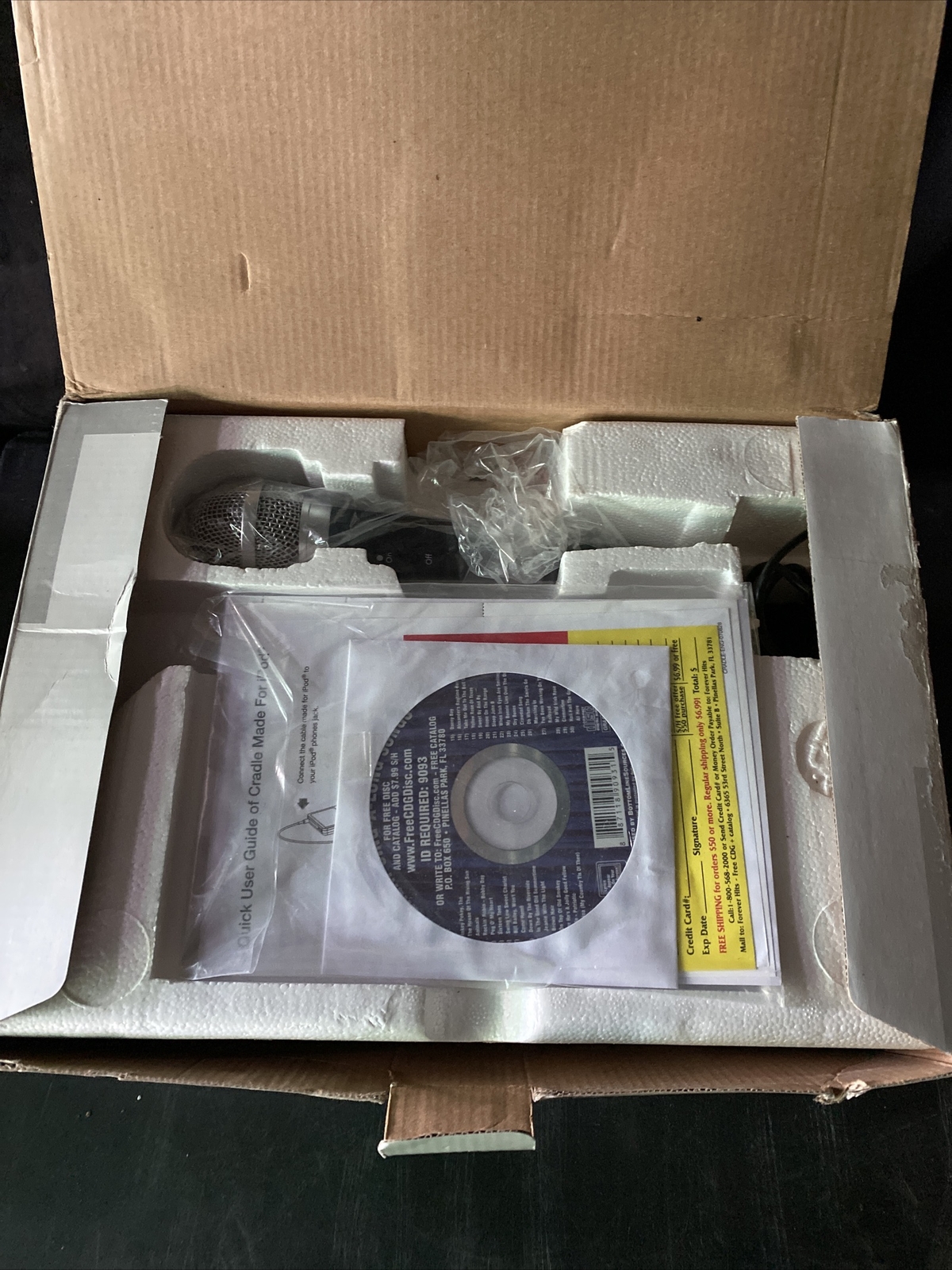 EMERSON KARAOKE MACHINE CD+G GP398 BRAND NEW MICROPHONE IPOD DOCK PLUS