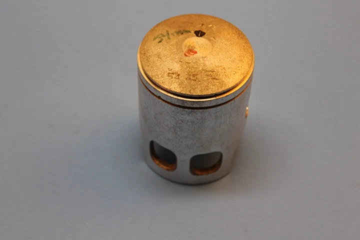 НОВЫЙ ИЗ СТАРЫХ ЗАПАСОВ YAMAHA 1972 AT2M 1973 ATMX 2-Й O/S ПОРШЕНЬ ДЕТАЛЬ # 318-11636-00-00 - Изображение 3 из 4