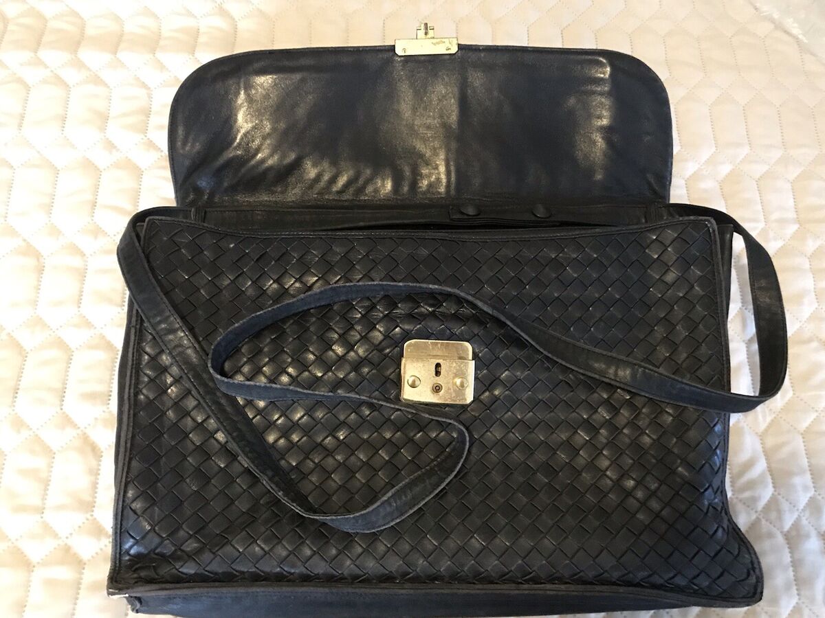 REDUCED! Vintage Authentic Bottega Veneta Intrecciato Black REDUCED! Vintage Authentic Bottega Veneta Intrecciato Black