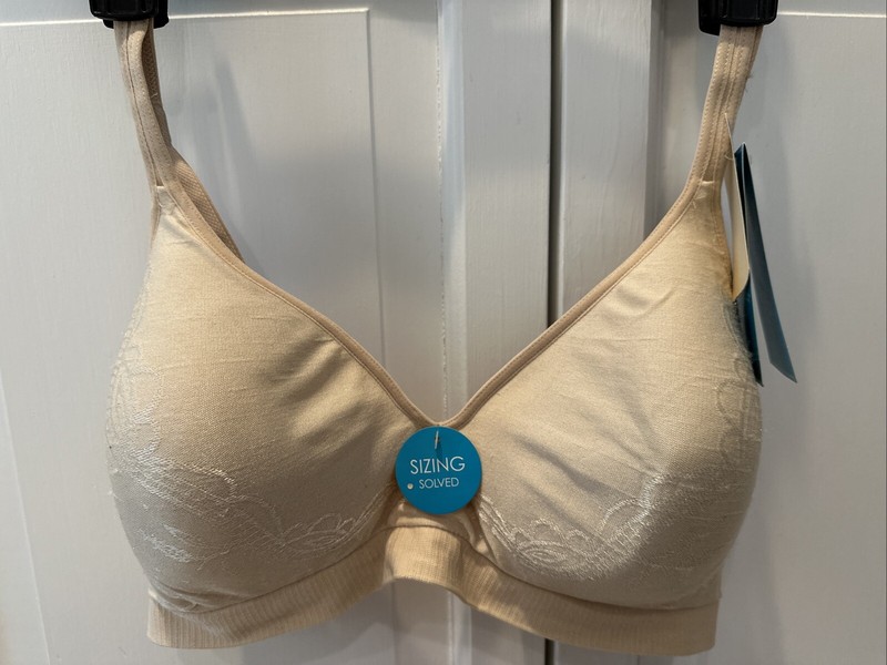 New Barely There Women's Seamless Wirefree Bra Style #4546