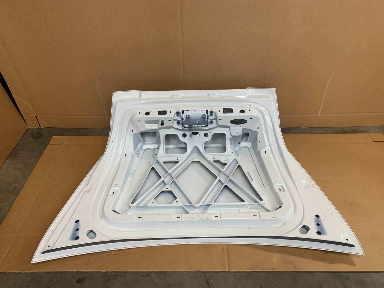 2014-2017 BENTLEY FLYING SPUR SEDAN TRUNK LID BOOT REAR TRUNK LID OEM LOT3181