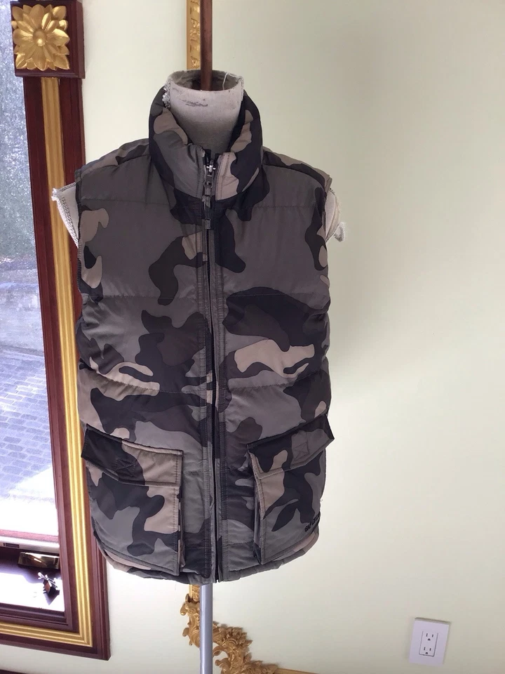 Двусторонний детский жилет-пуховик Gap размер 10 камуфляж - Изображение 2 из 4