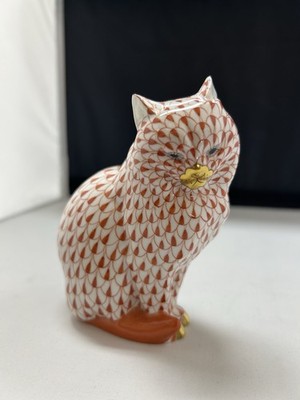 Herend Hungary Porcelain Cat Figurine   Rust Fishnet with Gold Accents