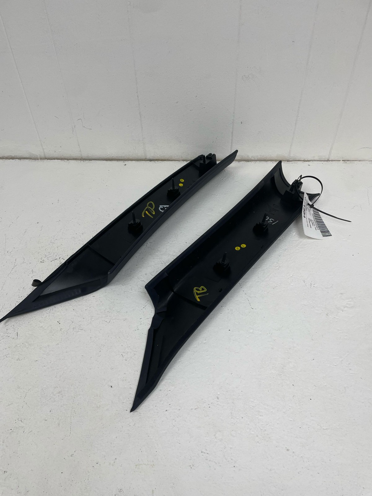 2011-2018 Bentley Continental LH RH FRONT WINDSHIELD A PILLAR TRIM PANEL SET