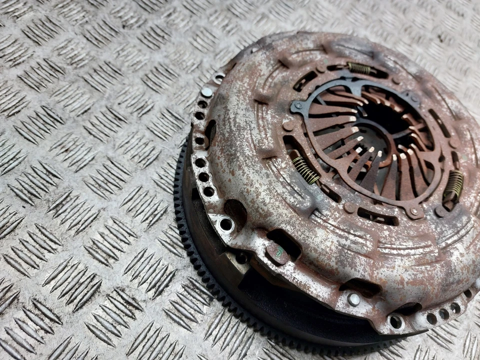 PEUGEOT BOXER 2.2 DIESEL FLYWHEEL AND CLUTCH 2023 - Image 4 of 4