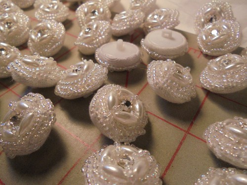 5 Vintage HandMade Bridal Buttons Rhinestone Center 4 Oval & Seed Beads White AB - Picture 4 of 12