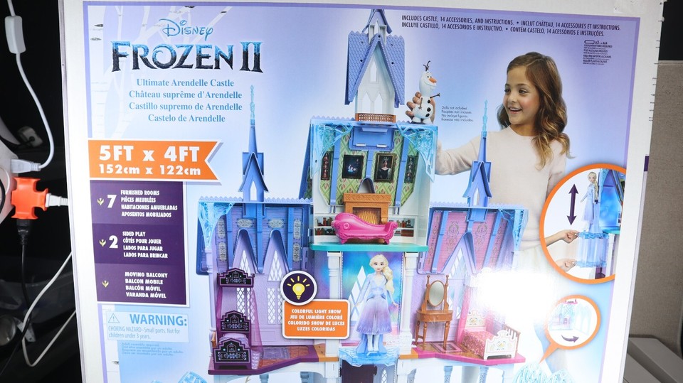 Disney Frozen 2 Ultimate Arendelle Castle Playset Hasbro Moving Light