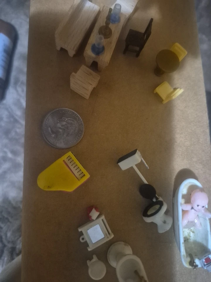 Lote de 20 muebles pequeños para casa de muñecas con bebé Foto 2 de 4