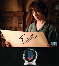 ELIJAH WOOD SIGNED 'THE LORD OF THE RINGS' FRODO 8x10 PHOTO AUTOGRAPHED BAS COA