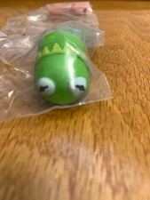 Disney Tsum Tsum from The Muppets New in package Kermit the Frog & accessory