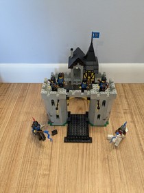 LEGO Castle: Black Falcon's Fortress 6074 (1986) - 100% Complete W/Minifigures