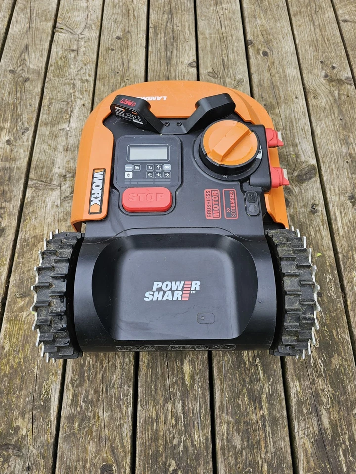 WORX Landroid M700 WR142 E inkl. ACS, Ladestation, Garage und (Kabel-)Zubehör