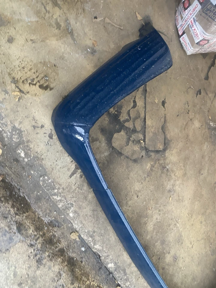 JUEGO CENEFA INFERIOR PARACHOQUES TRASERO MERCEDES BENZ R107 560SL 380SL 450SL ORIGINAL Foto 2 de 4