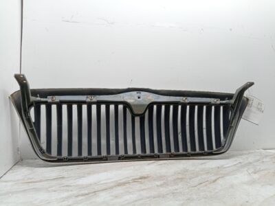 Used Upper Grille fits: 2006 Lincoln Navigator upper hood mounted painted grille