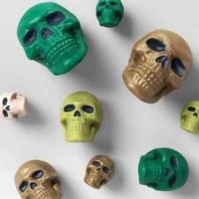 21 pc Bag of Plastic Skulls Halloween Retro Decorative Prop - Hyde  EEK