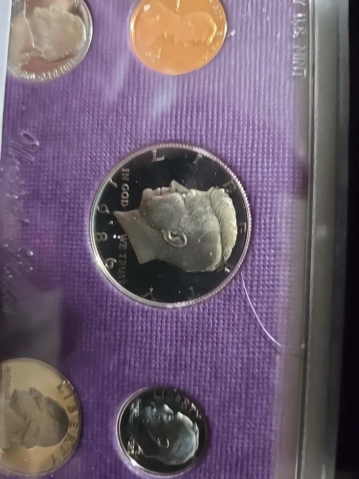 1980 & 1986 US Mint Proof Sets 11 Coins To Incude 1980 SBA DOLLAR - Image 2 of 3