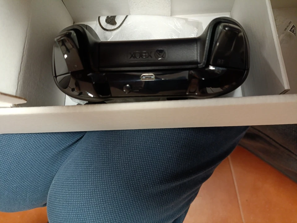 Microsoft Wireless Controller per Xbox Series X/S  - Immagine 2 di 3