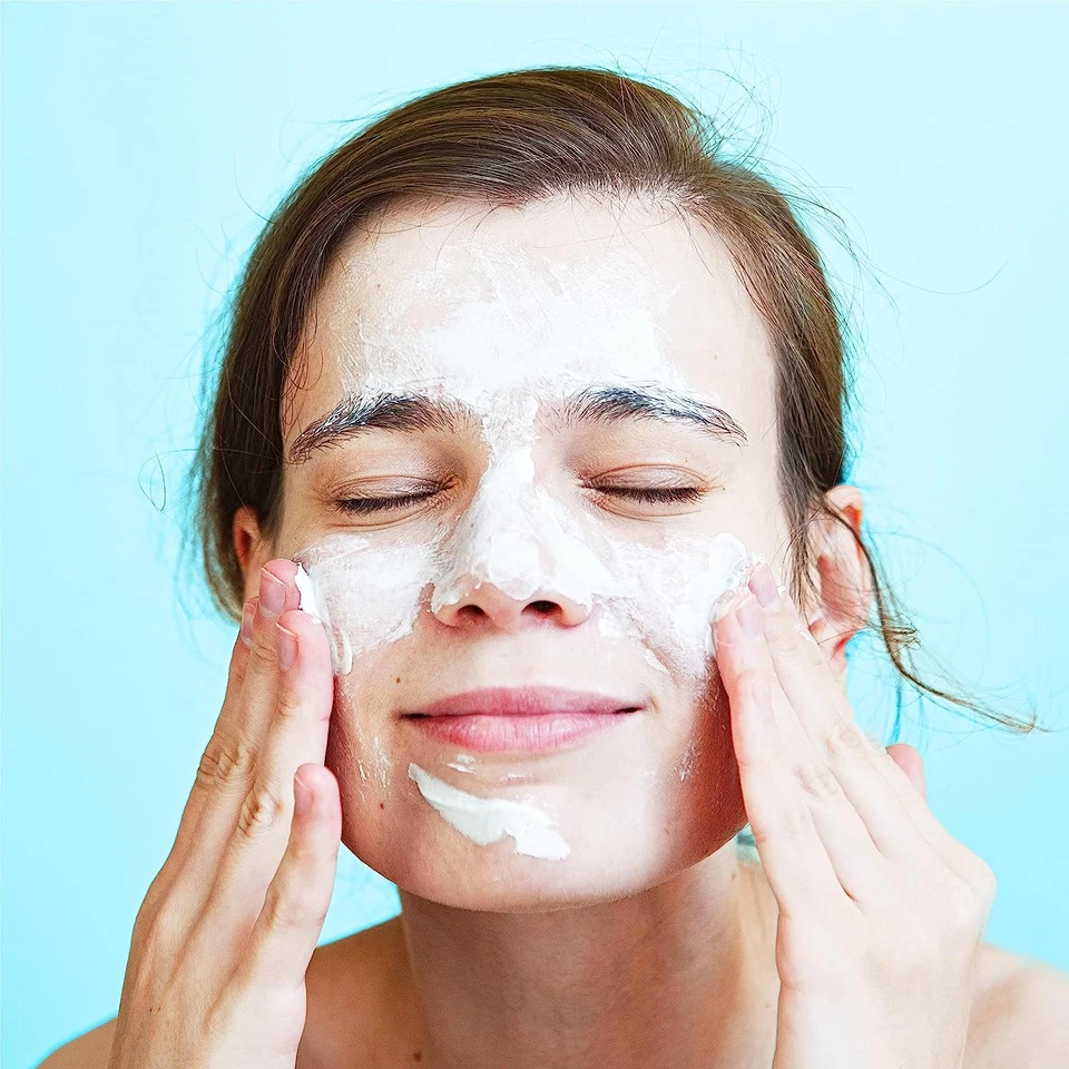 Neutrogena Jabón facial sin aceite para acné con 2 % de ácido salicílico, exfoliante diario Foto 3 de 4