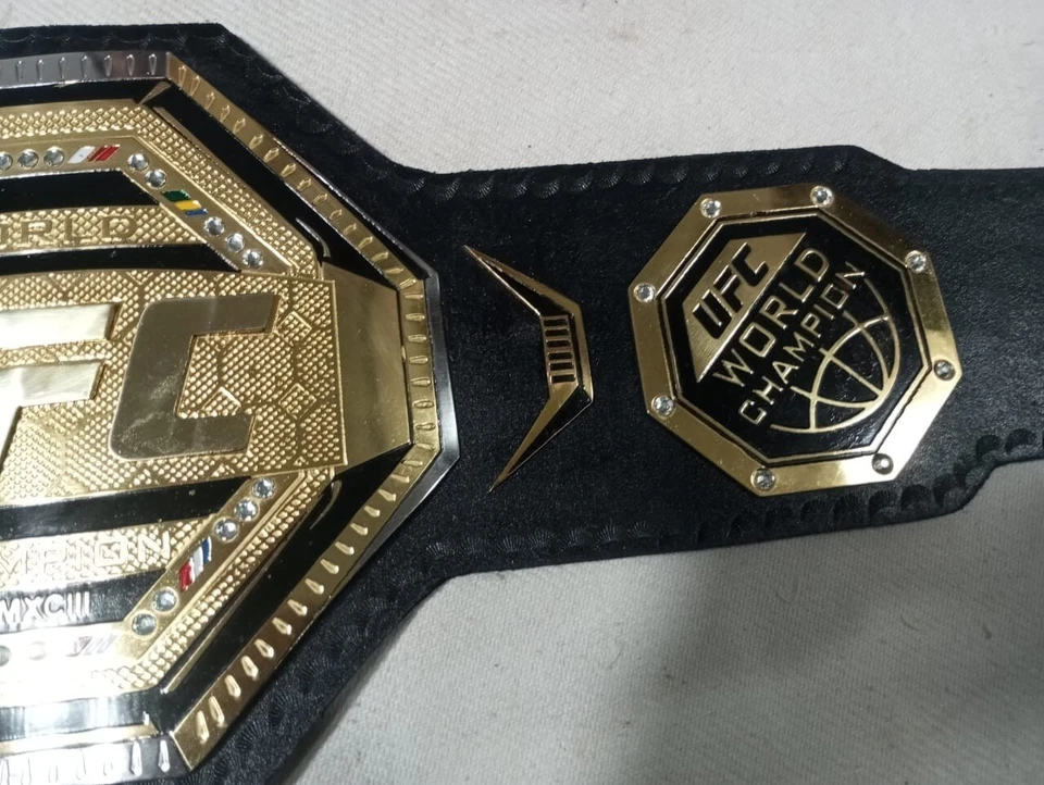 Cinturón réplica campeonato peso pesado UFC Legacy 2 mm o Foto 2 de 4