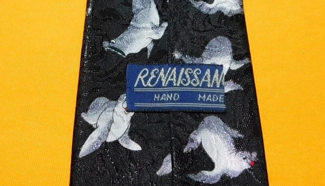 CORBATA DE POLIÉSTER CON MOTIVO DE SELLO NEGRO/BLANCO/GRIS RENACENTISTA - CORBATAS DE DISEÑO. Foto 3 de 3