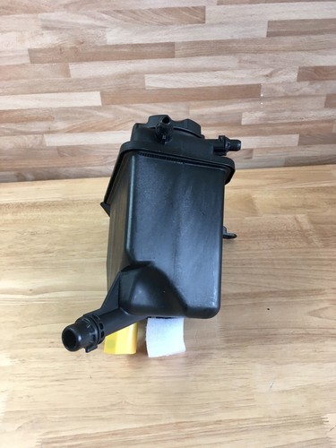 Coolant Expansion Tank fits BMW 525i 525xi 528i 530i 535i 545i 550i 645Ci - Picture 4 of 9