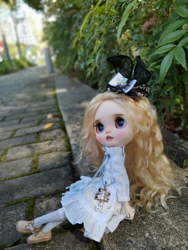 Vestido Blanco + Delantal Floral + Prendas para la Cabeza + Collar + Calcetines Ajuste Muñeca Blythe 12" Conjunto - Imagen 6 de 6