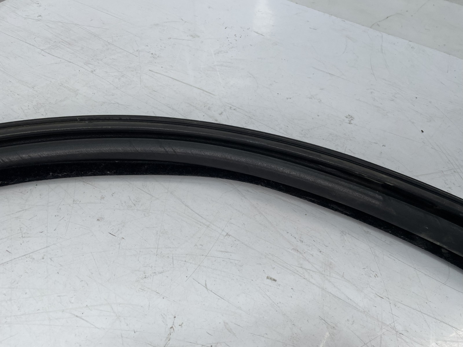 ✅ 12-17 OEM Bentley Continental GT Front Right Passenger Top Weatherstrip Seal